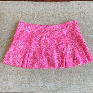 Nike dry fit Tennis Skirt with built-in shorts. Size L